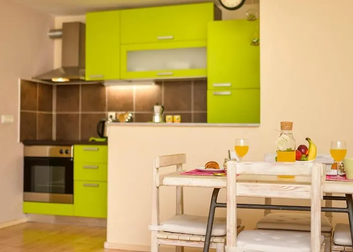 Complex 32 Gæstehus 3*