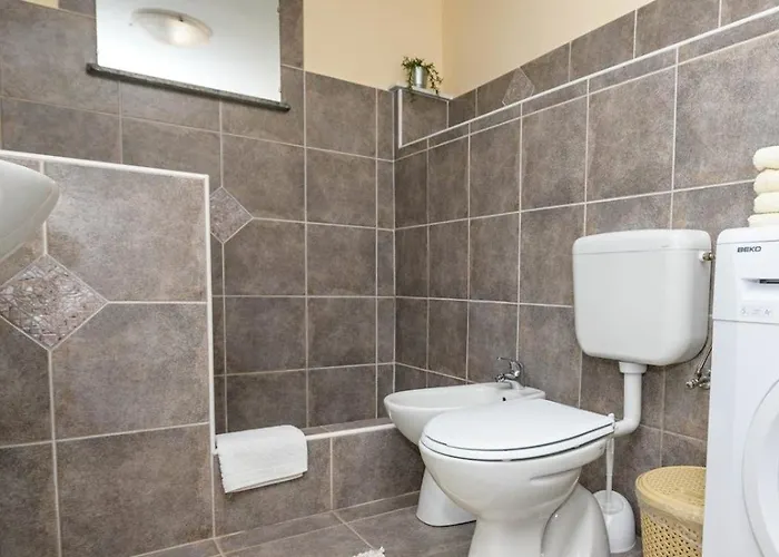 Complex 32 Konukevi 3*