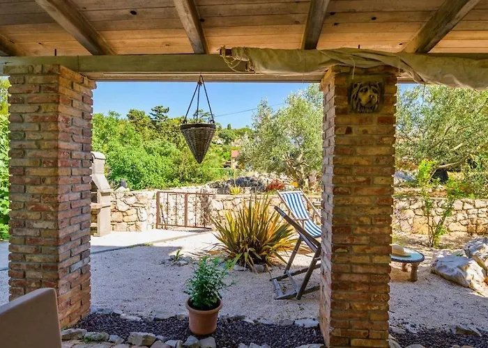 招待所 Complex 32